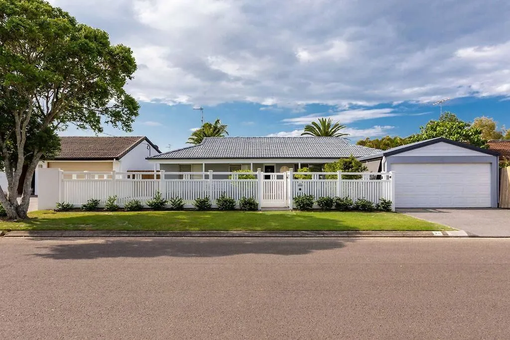 Renovated Pet Friendly Beach House Maroochydore