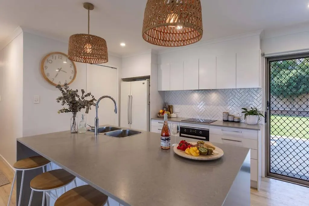 Renovated Pet Friendly Beach House Maroochydore Avustralya