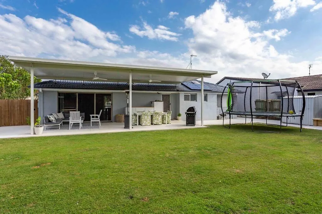 Renovated Pet Friendly Beach House Maroochydore Tatil Evi
